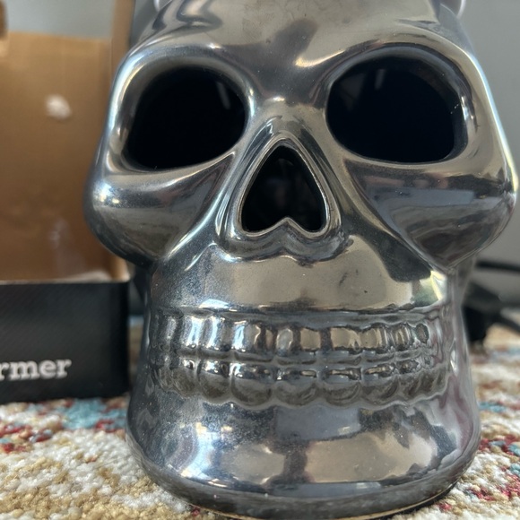 🆕💀Skull Ceramic Wax Fragrance Warmer, OS💀 - Picture 4 of 7